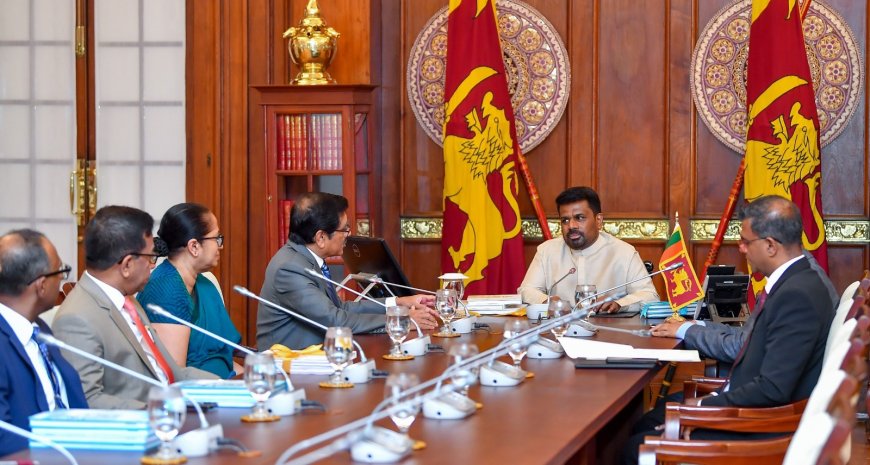 இலங்கை மத்திய வங்கியின் 2025 பொருளாதார அறிக்கைகள் ஜனாதிபதியிடம் கையளிப்பு