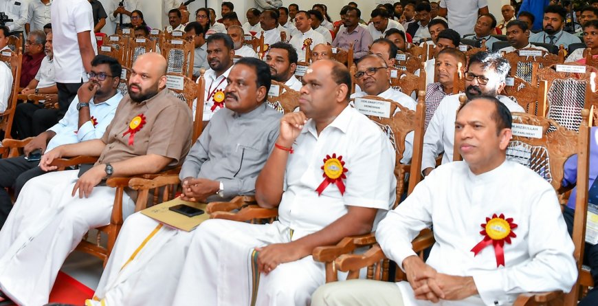 மட்டக்களப்பில் நவீன மூன்று மாடி நூலகம்: ஜனாதிபதி திறந்து வைத்தார்